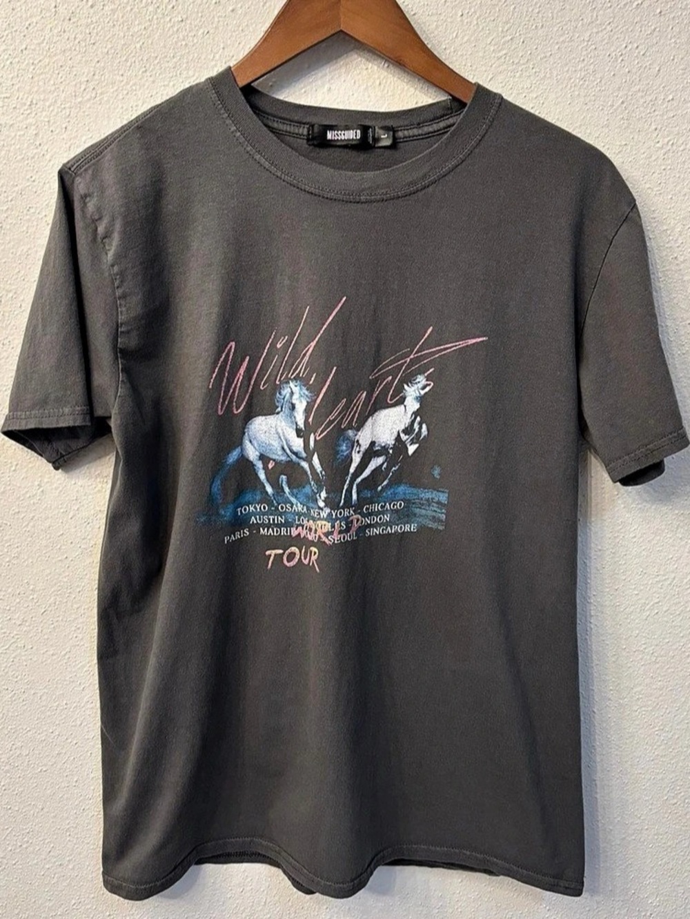 Missguided Graphic Horse Tour Tee Gray Size Large